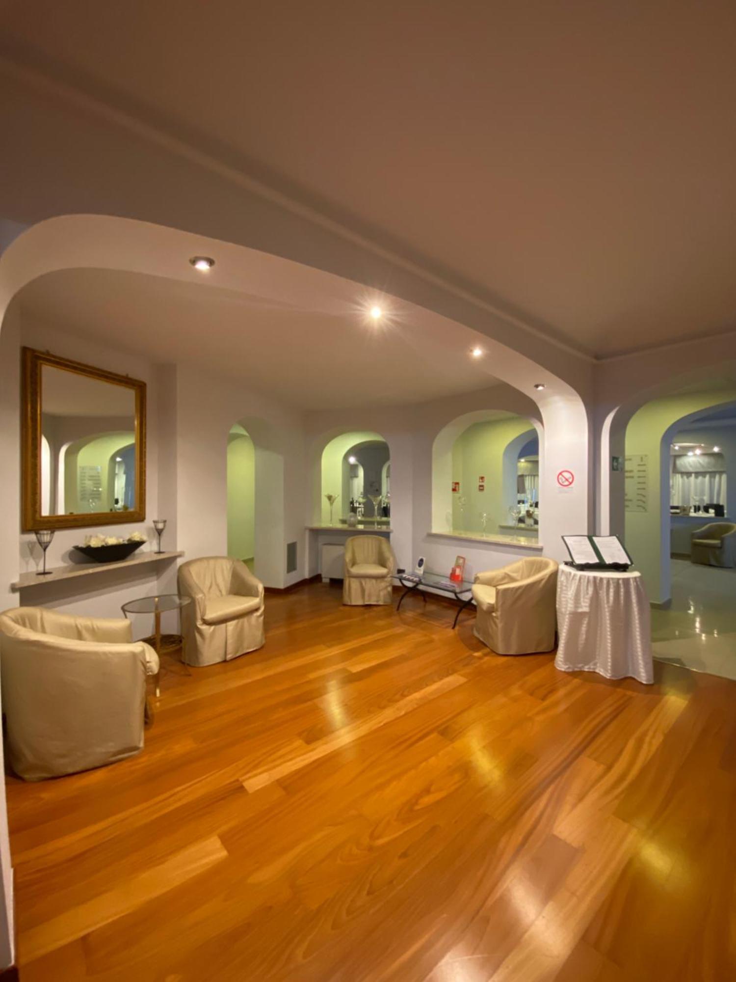 Green Hotel Сетимо Торинезе Екстериор снимка