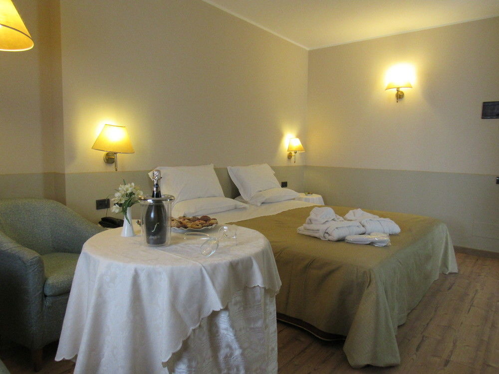 Green Hotel Сетимо Торинезе Екстериор снимка