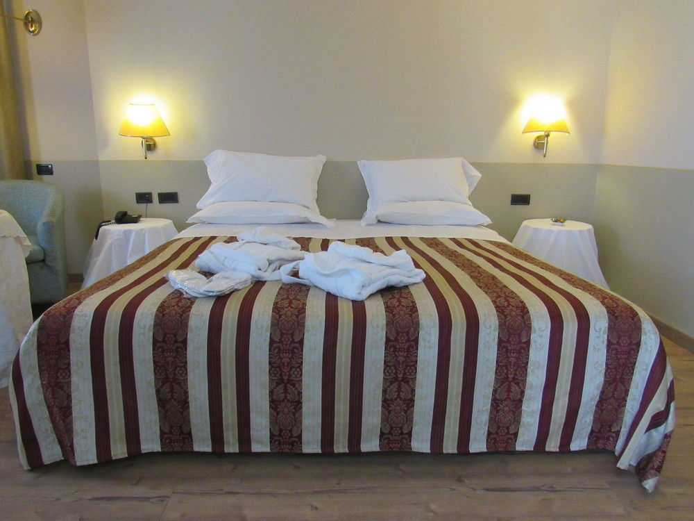 Green Hotel Сетимо Торинезе Екстериор снимка