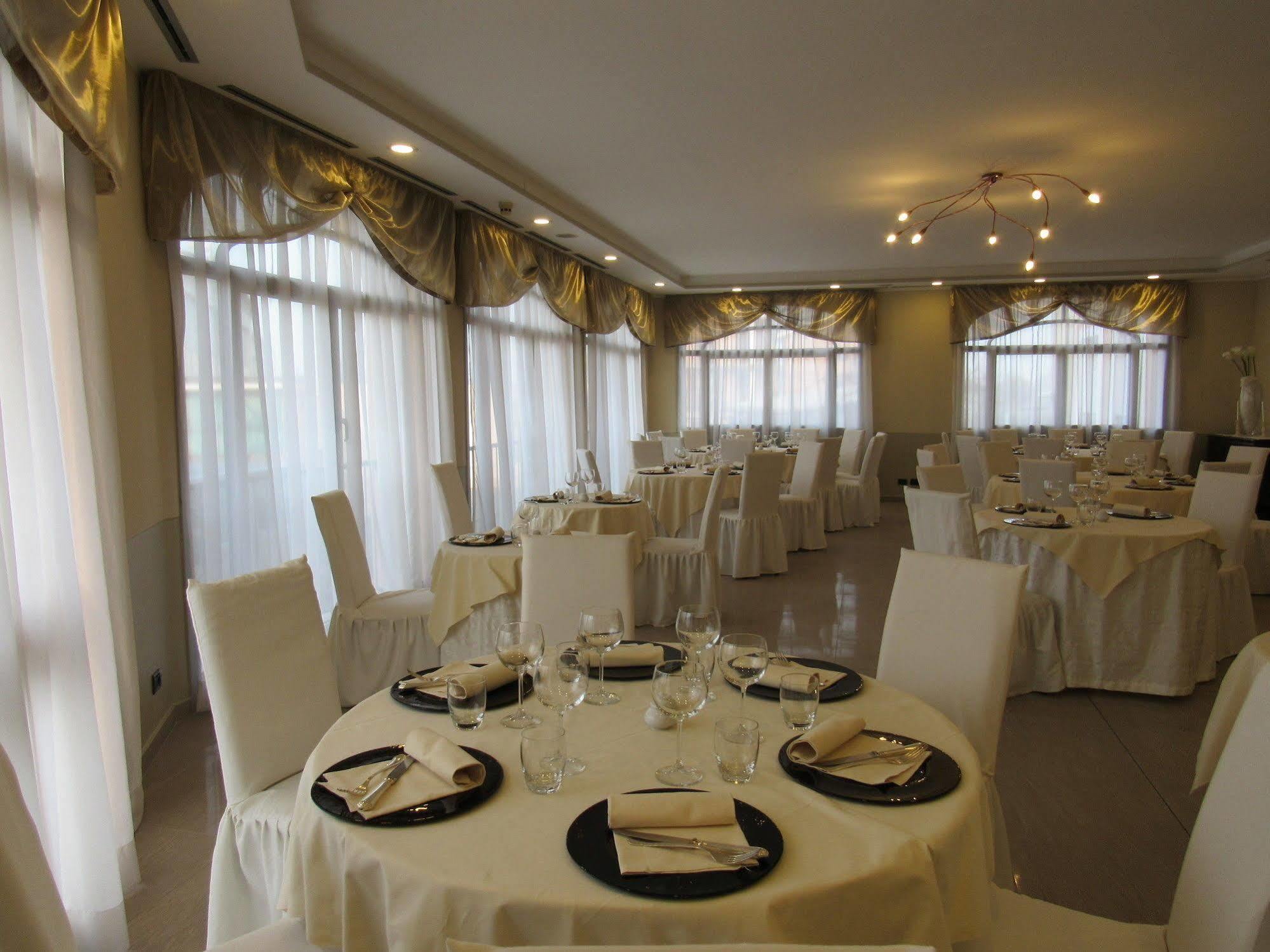 Green Hotel Сетимо Торинезе Екстериор снимка
