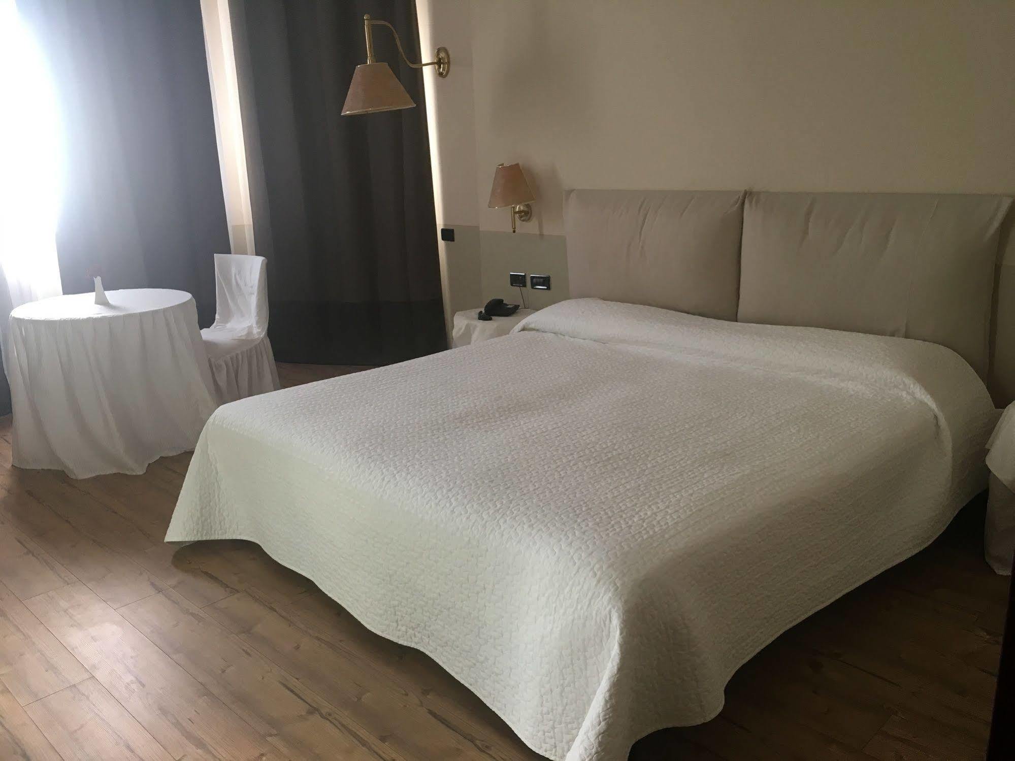 Green Hotel Сетимо Торинезе Екстериор снимка