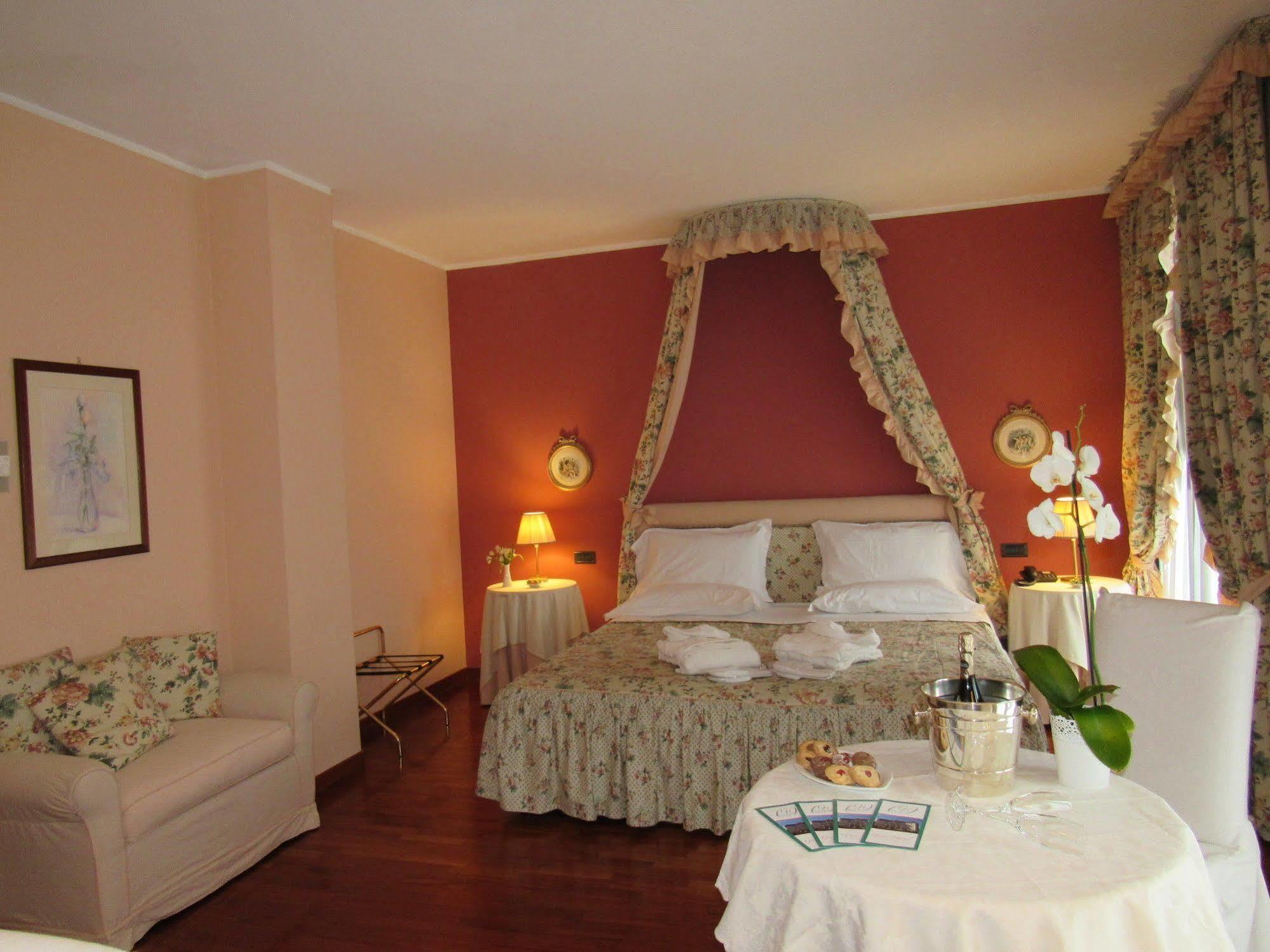 Green Hotel Сетимо Торинезе Екстериор снимка