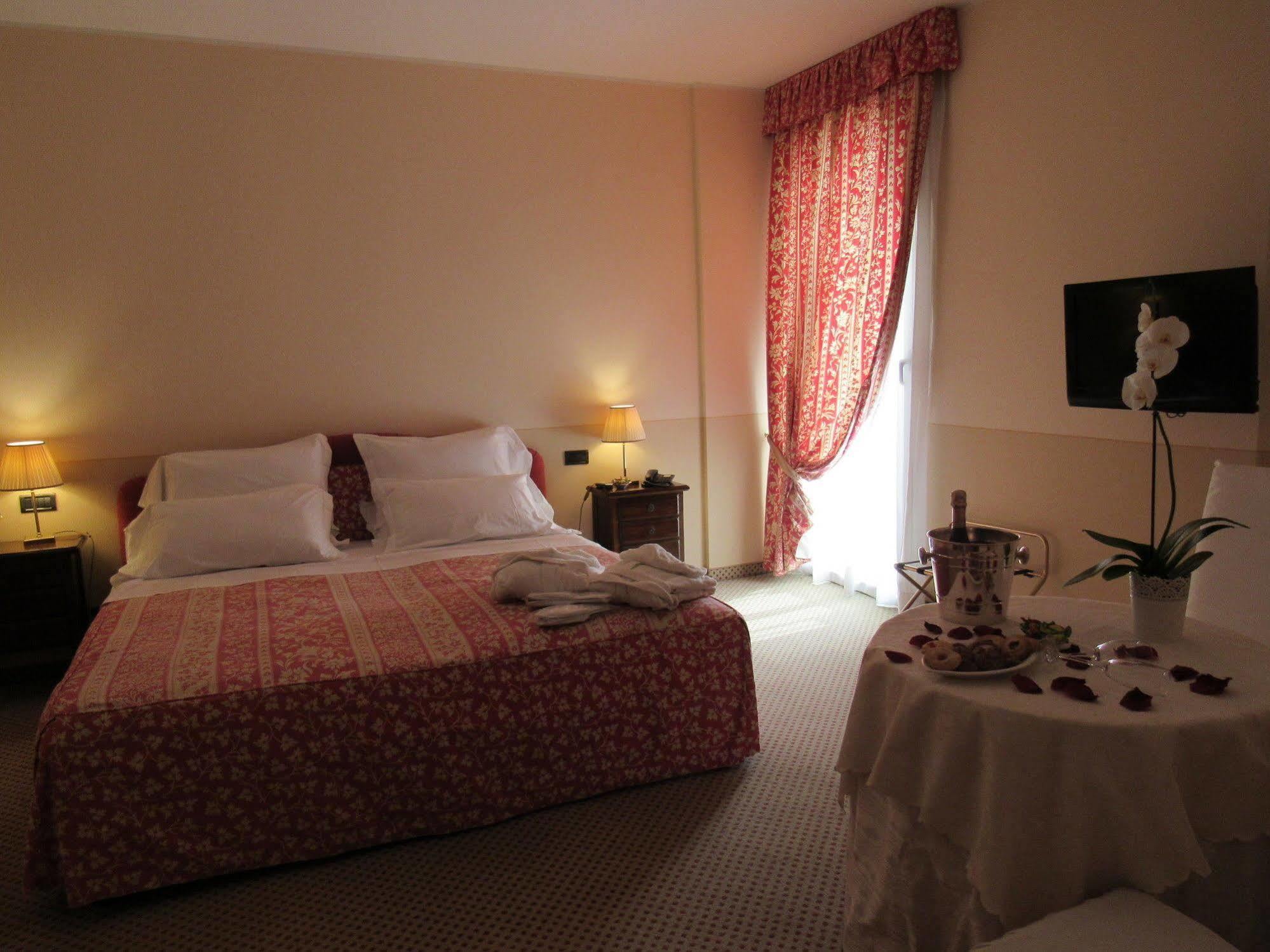 Green Hotel Сетимо Торинезе Екстериор снимка
