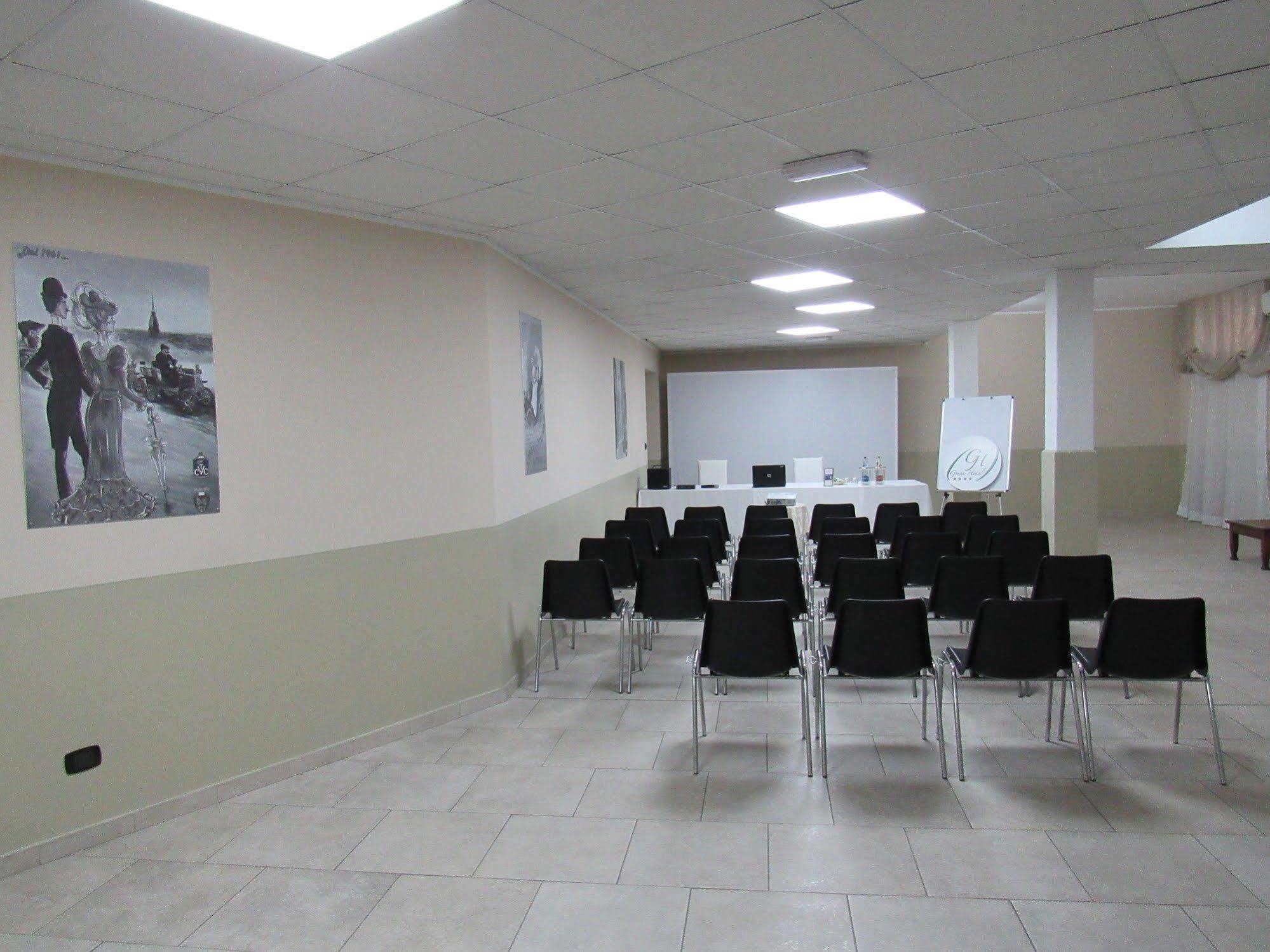 Green Hotel Сетимо Торинезе Екстериор снимка